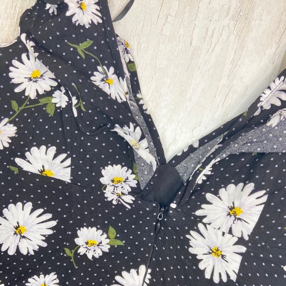 NWOT Daisy mini dress - Picture 5 of 5